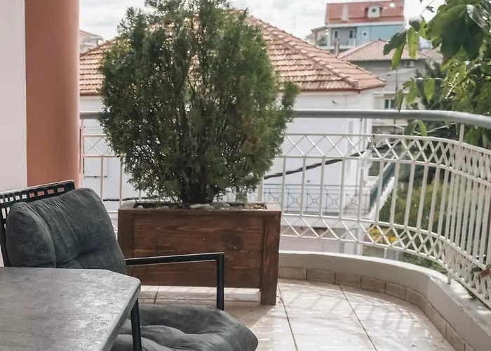 With View * Trípoli